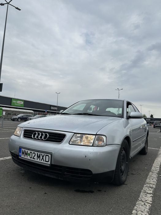 Audi A3 8L in 4 usi.