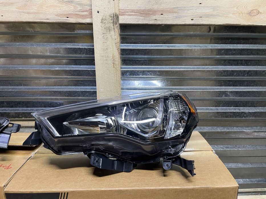 Фары на Toyota 4Runner 2014- выше