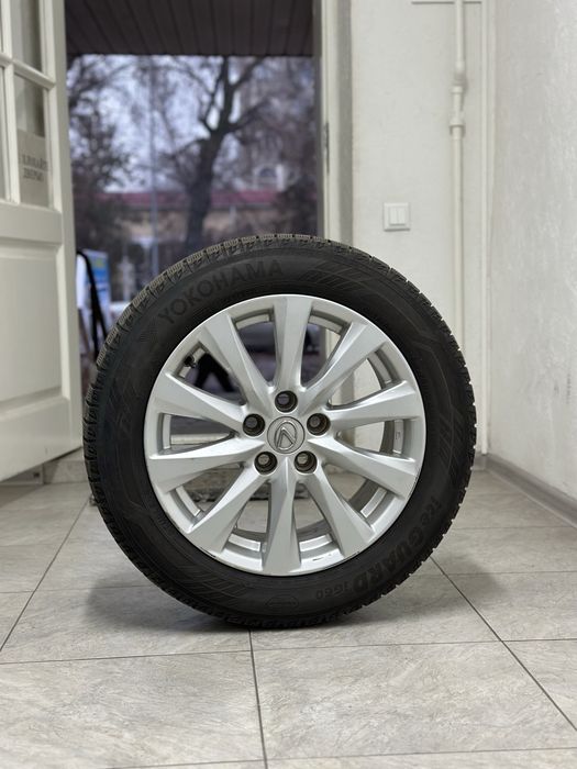 Диски от Lexus с шинами Yokohama 215/55/R17 Технокэш код товара:0120