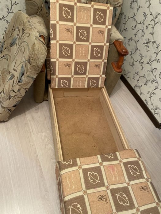 Диван и два кресла