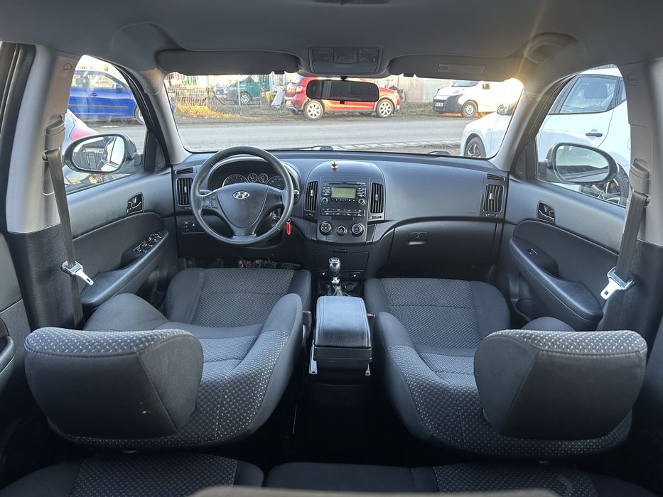 -Hyundai i30 facelift-2012-1.4benzina-109cai-euro5-adusa din germania-