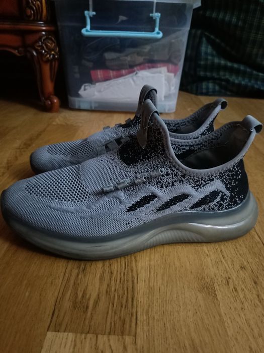 Мужские кроссовки