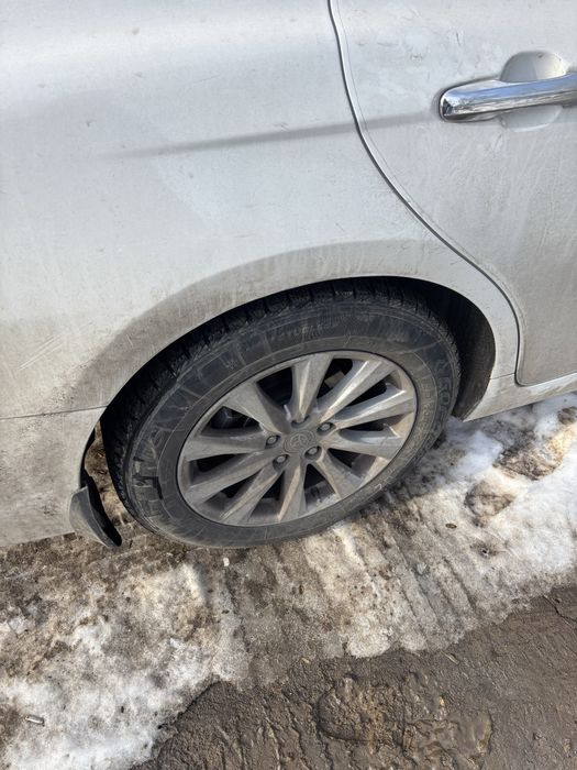 Продам комплект дисков на камри 70