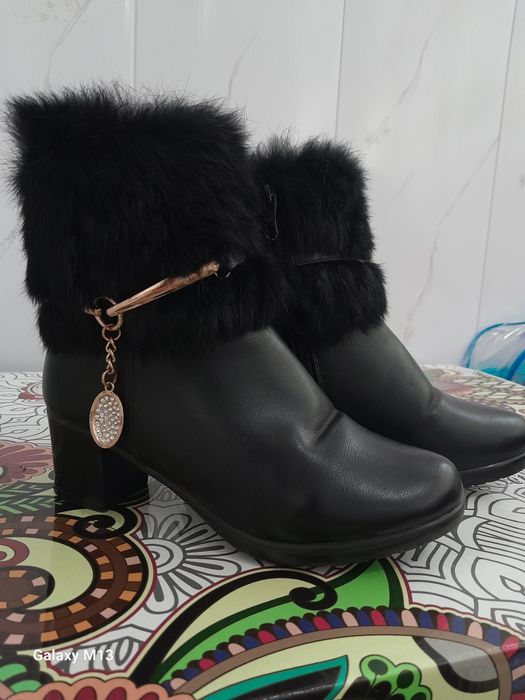 Продаются сапоги