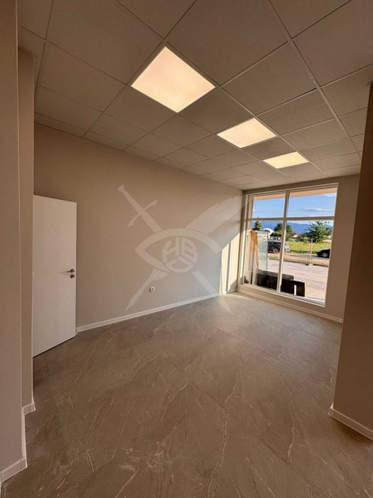 Дава се под наем Магазин в Пловдив, Христо Смирненски - 50 кв.м за 398.82 € - Снимка #2