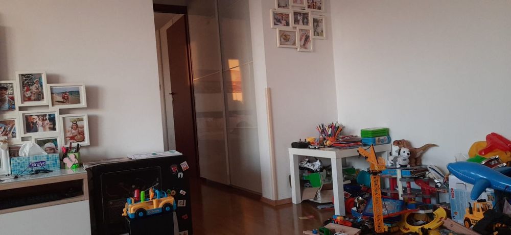 Vand apartament 2 camere  Gorjului, Dezrobirii, aproape de metrou,et.8 din 9
