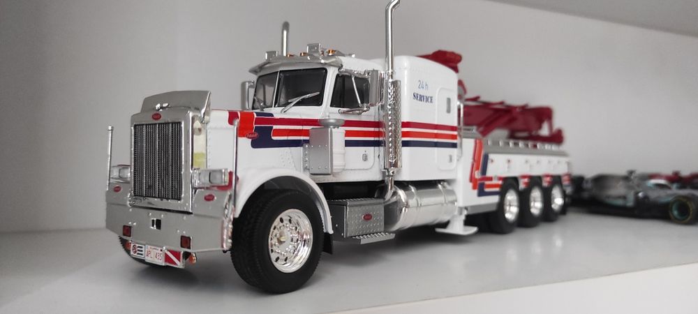 Метални модели различни мащаби