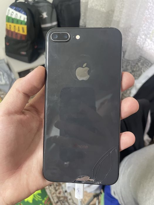 iPhone 8 Plus 64GB Black.