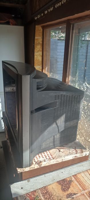 Телевизор JVC 76 диогональ