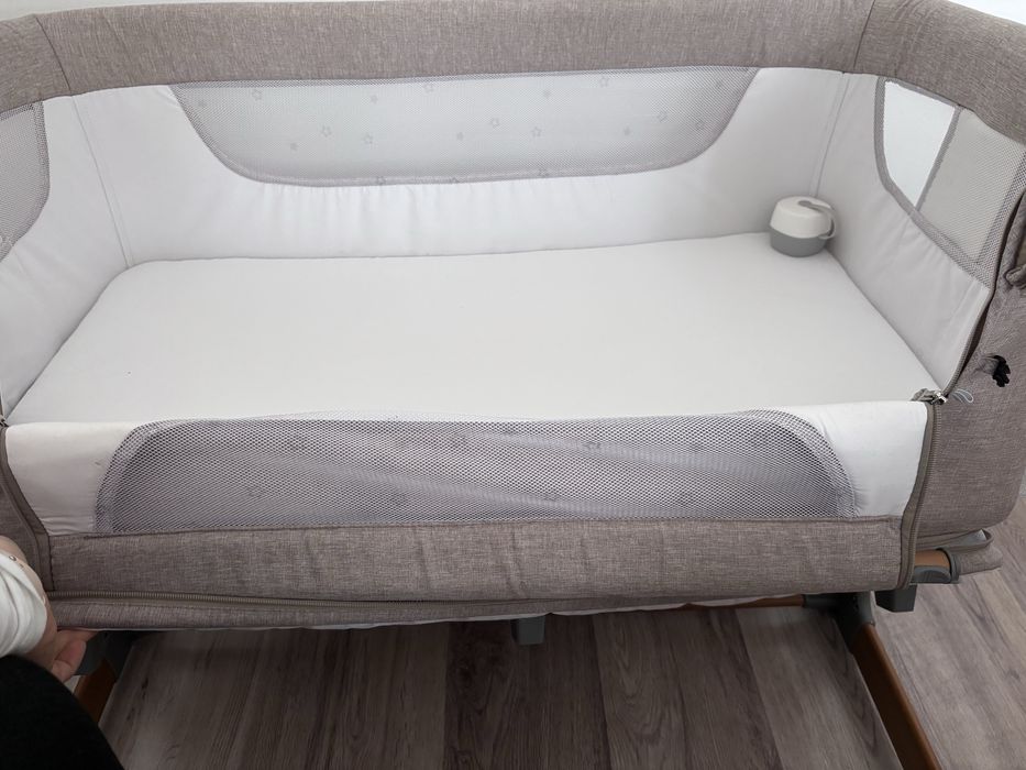 Vănd pătuț co-sleeper Momi