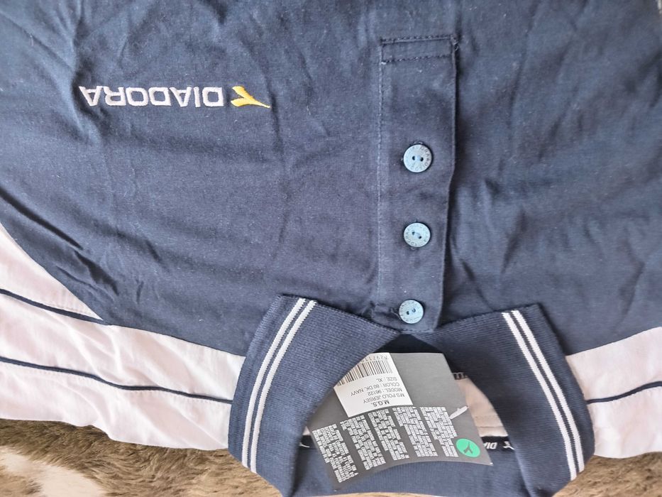 Спортивная теннисная ракетка и комплект