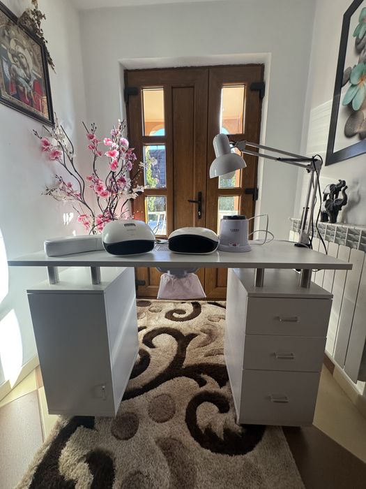 Set masă manichiură cu lămpi UV SUNUV , și sterlizator Cupio ca noi !