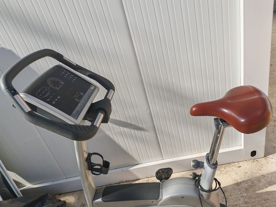 Vând bicicleta fitness tehnogym sh