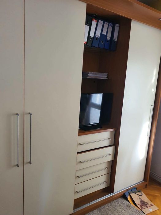 Inchiriez apartament