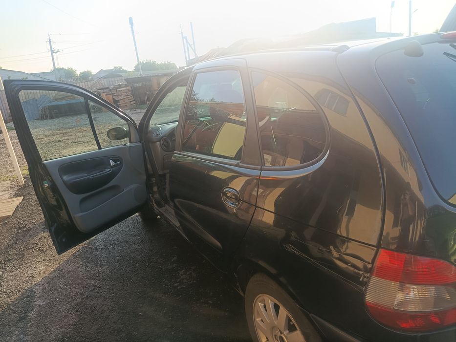 Продам машину  Renault scenic megan