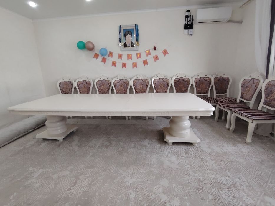 Продаю стол и стулья бу