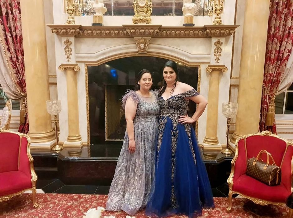 Rochie de gala foarte fumoasa deosebita  pentru ocazii speciale.