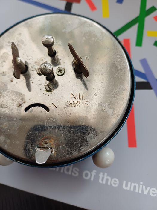 Ceas de masa Victoria funcțional in cutie originala