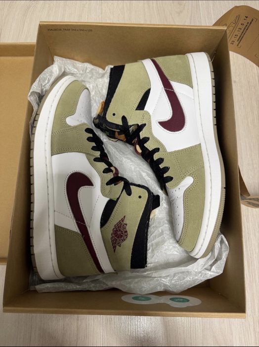 Кроссовки Jordan 1