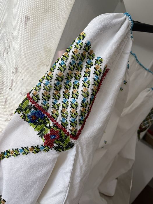 Camașa traditionala- ie cu pietricele