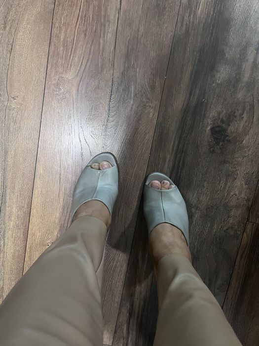 Продам босоножки Италия