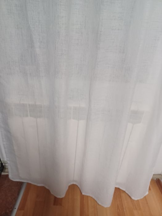 Perdea albă     .