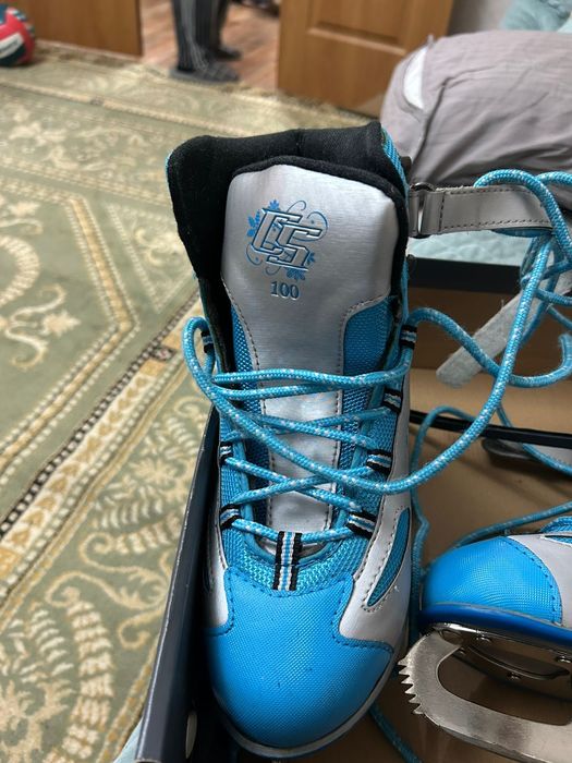 Коньки . Срочно!