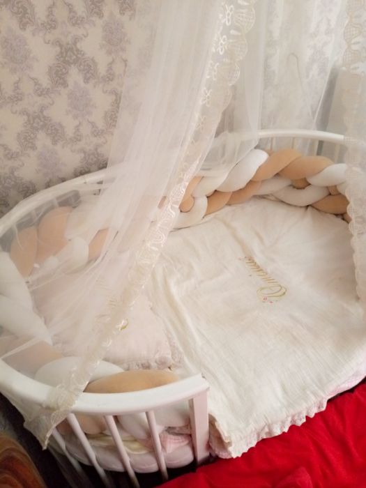 Detskiy kravat+ pada bortiklari bilan sotiladi