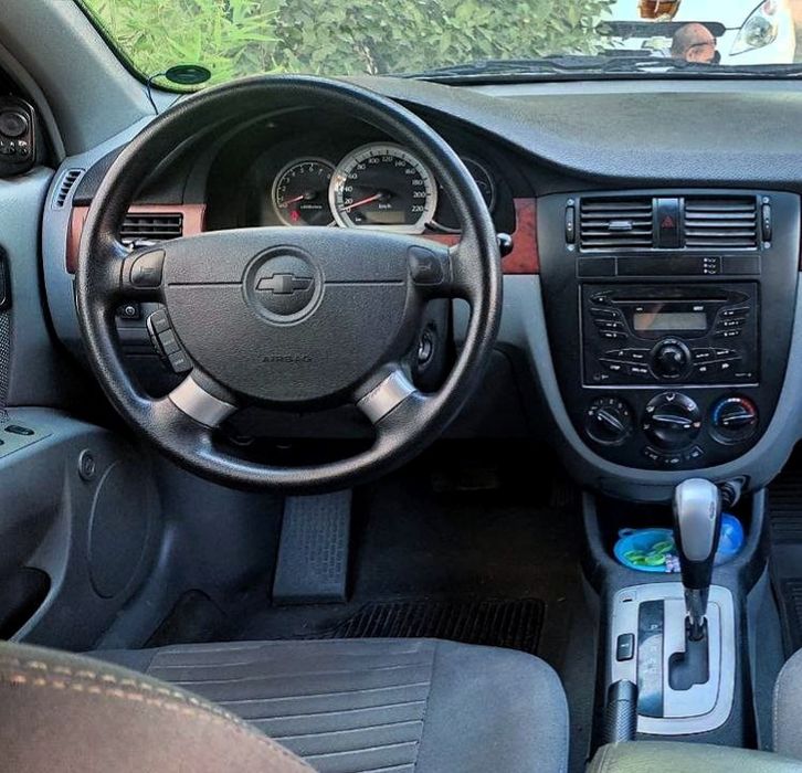 Chevrolet Jentra 2015 Lyuk