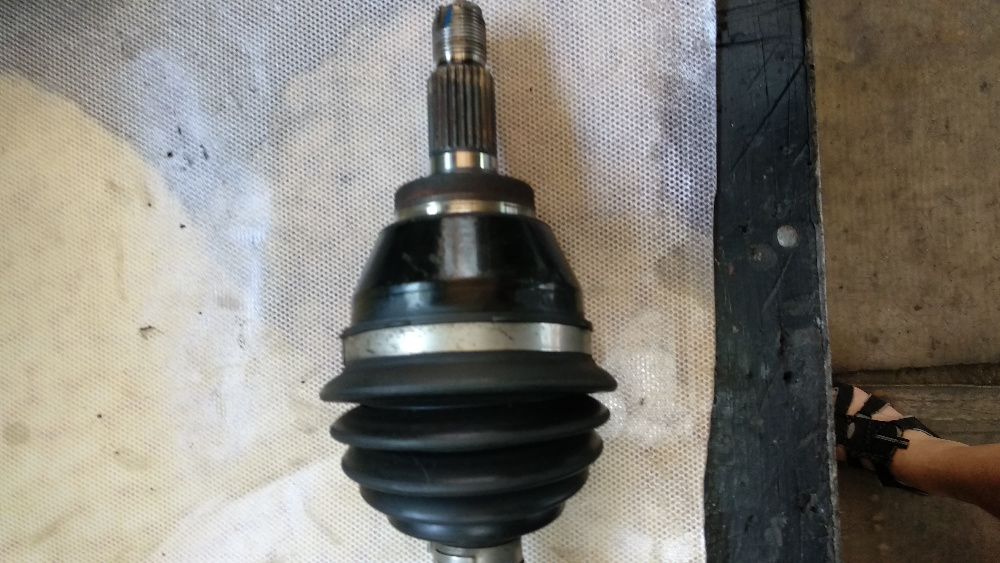 Дясна полуоска Мини Купър 2007-2013 за автоматична кутия