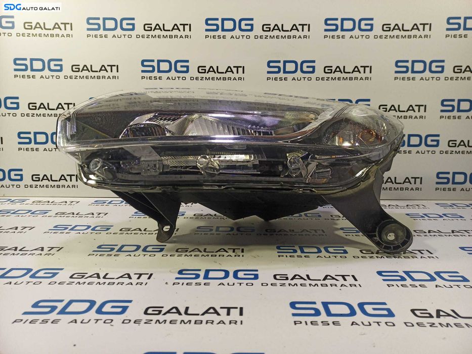 Far Stanga FARA Xenon Dacia Logan 2 MCV 2012 - 2016 Cod 260604111R [L1774]