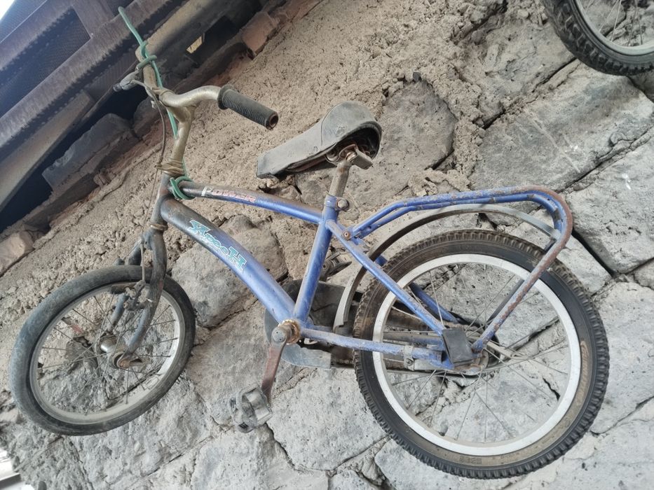 Продам детские велосипеды и санки