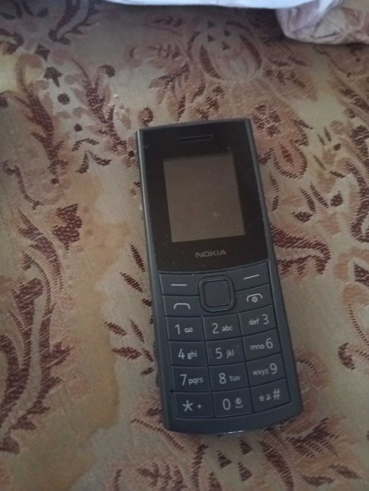 Caut cumpărător de telefoane vechi