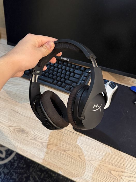 Безпроводные наушники HyperX