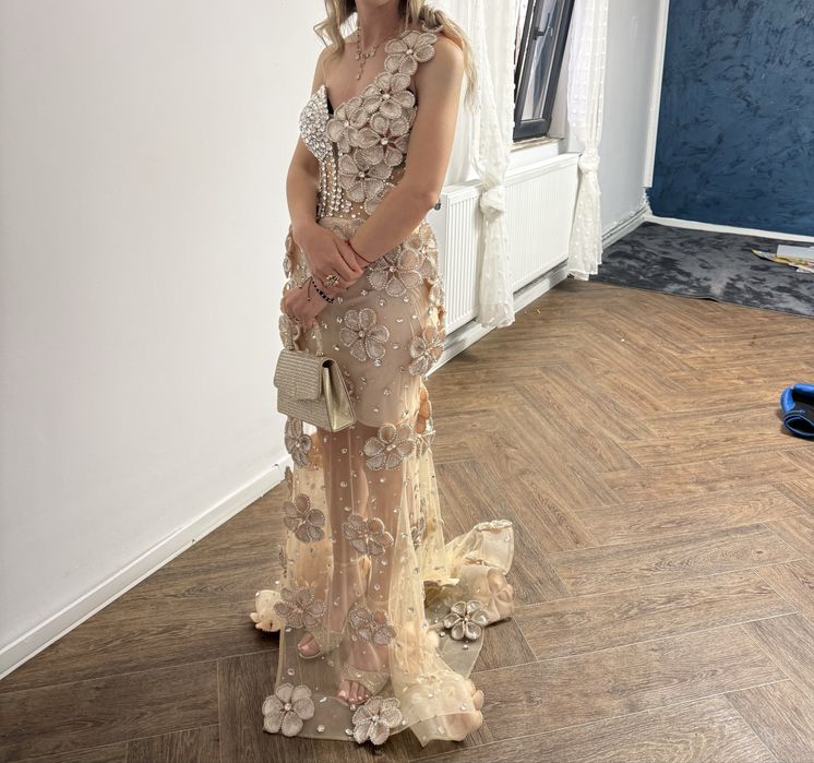 Vand rochie  eleganta lunga