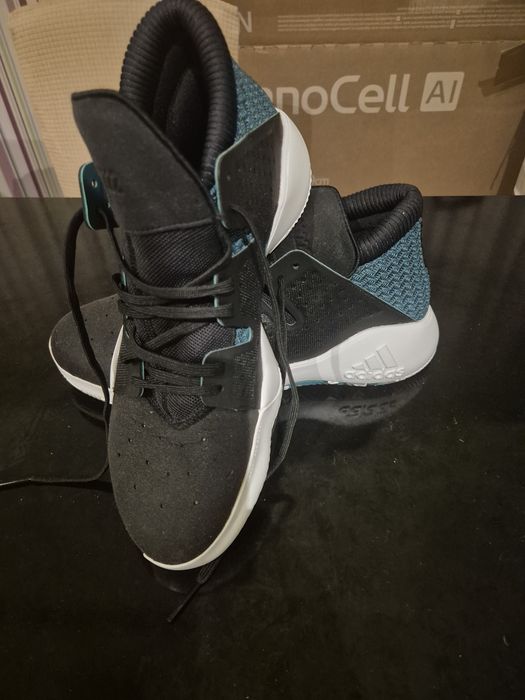 Ghete adidas noi nr 44