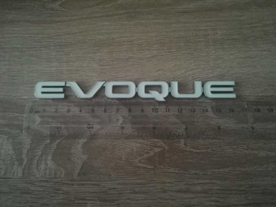 Range Rover Evoque бяла емблема