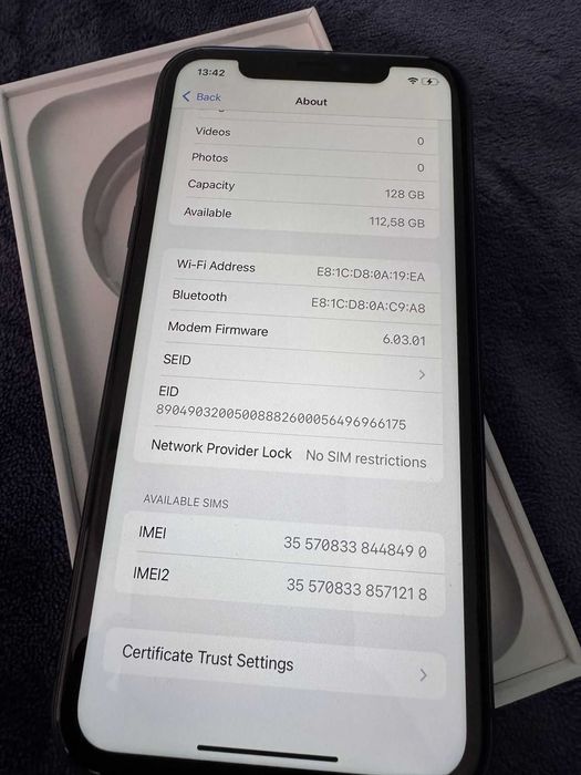 iPhone 11 128GB Black, stare impecabilă, cutie originală