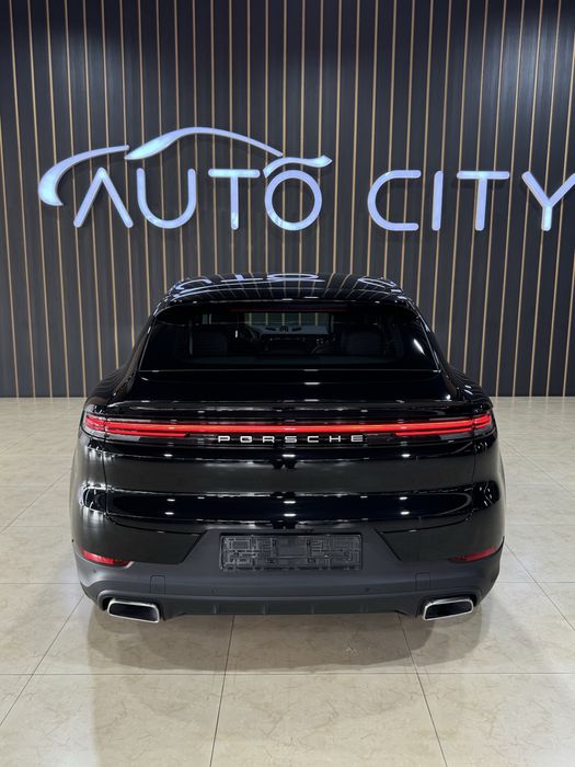 Porsche Cayenne Coupe Hybrid 2025