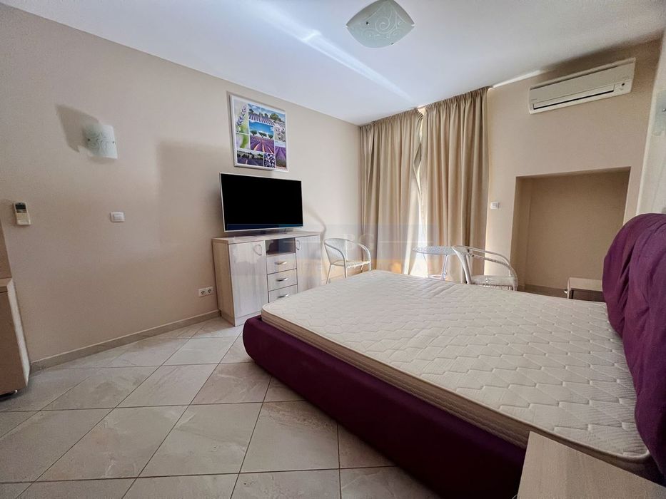 Комфортно студио в к-с на първа линия!