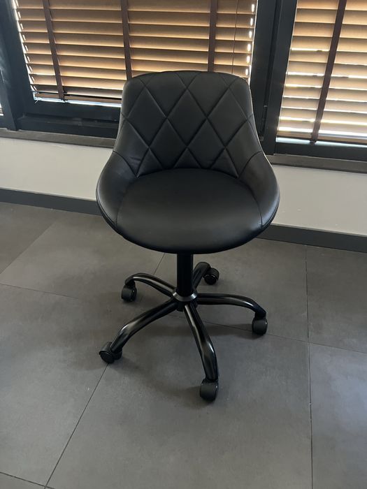 Стол на колелца Soho /bb/-24м гаранция и безплатна до офис