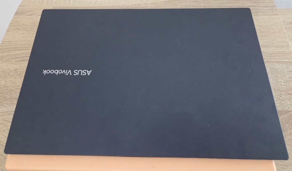 Laptop Asus Vivobook R15