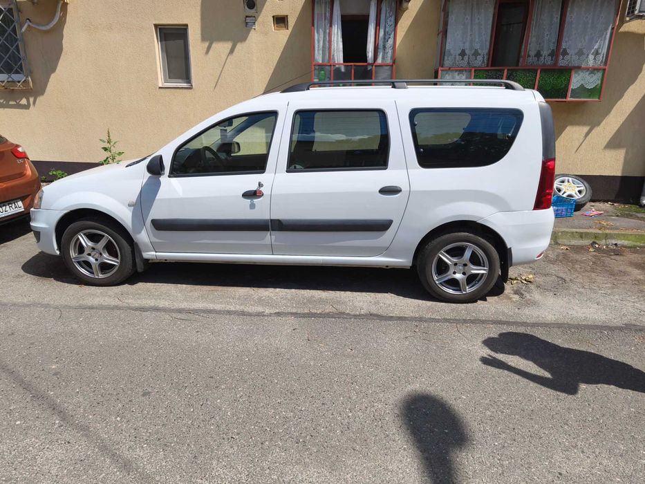 Masina Dacia Logan MCV 7 Locuri – 2012 | 1.6 Benzină | Cârlig remorcare |