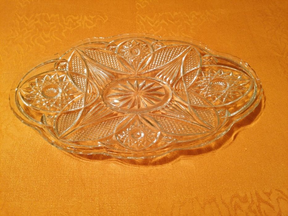 Кристална овална чиния