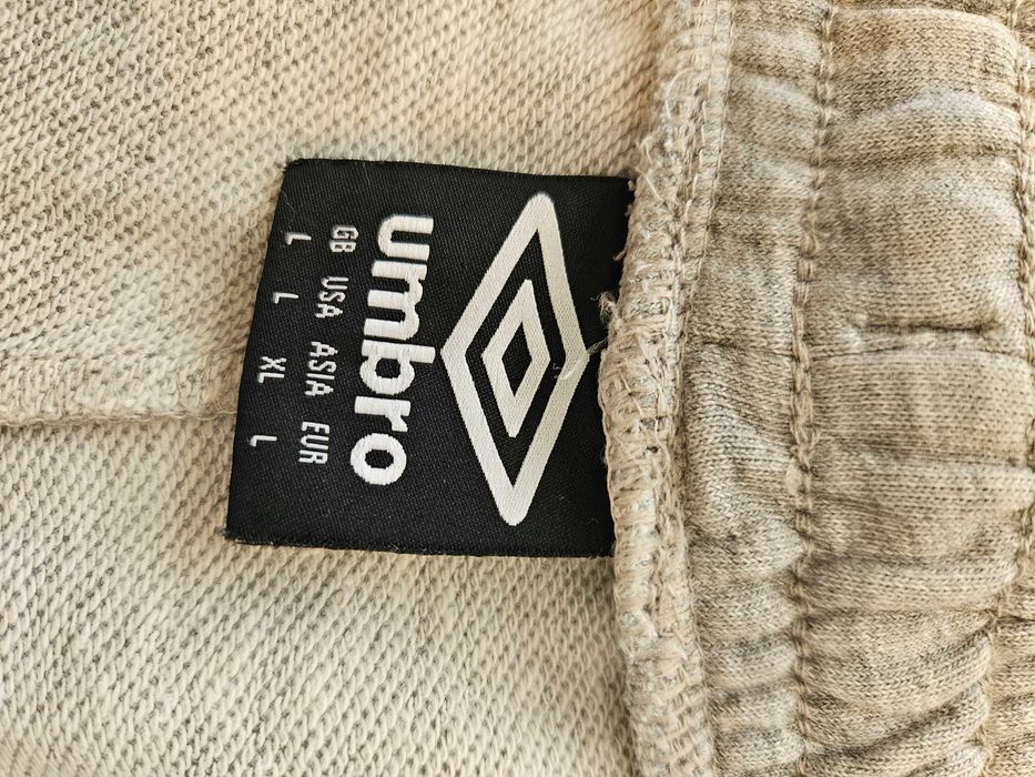 Продават се нови, мъжки къси панталони "UMBRO"