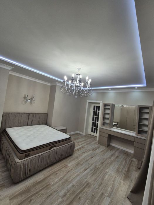 Сдается в аренду частный дом с бассейном в махалле Амир Темур.