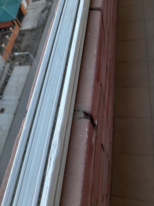 Установим карниз потолочный