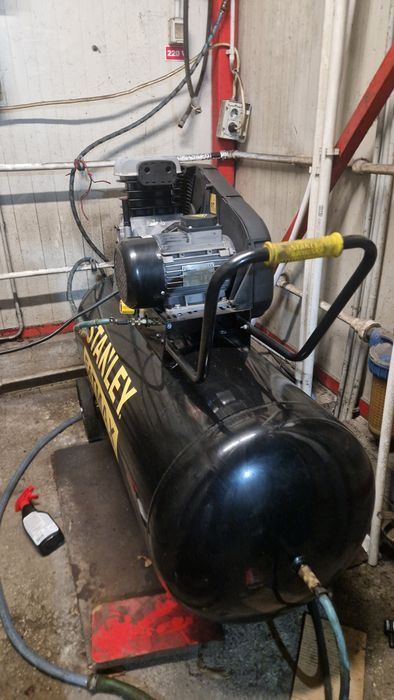 Compresor 270 l  STANLEY Fatmax