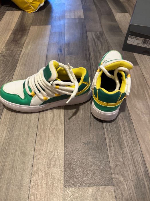 Обувки неизползвани