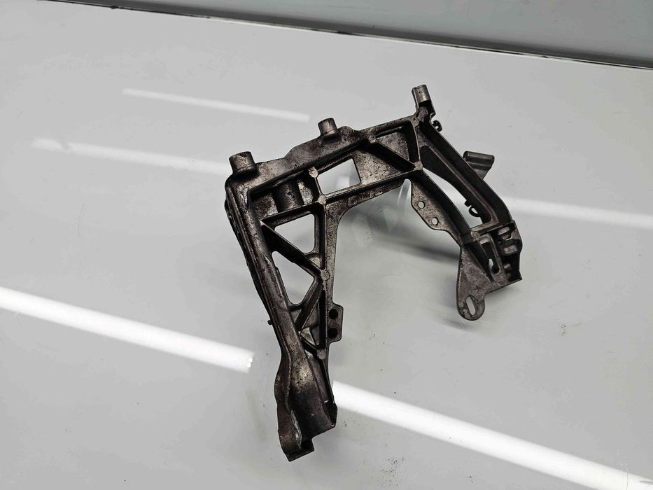 Suport far dreapta Mercedes Clasa C Combi (W205) [Fabr 2015-prezent]